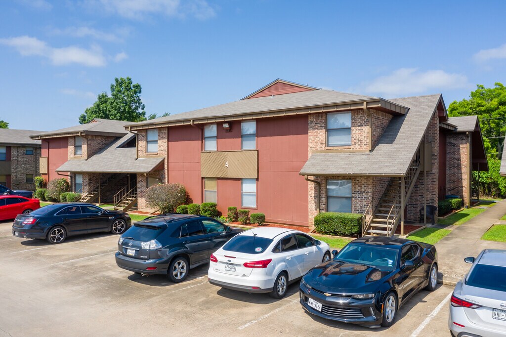 The Regency Apartments Paris, TX Apartments