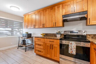 4143 Palm Forest Dr N in Delray Beach, FL - Building Photo - Building Photo