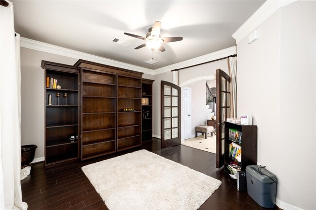 property at 5513 Livorno Way