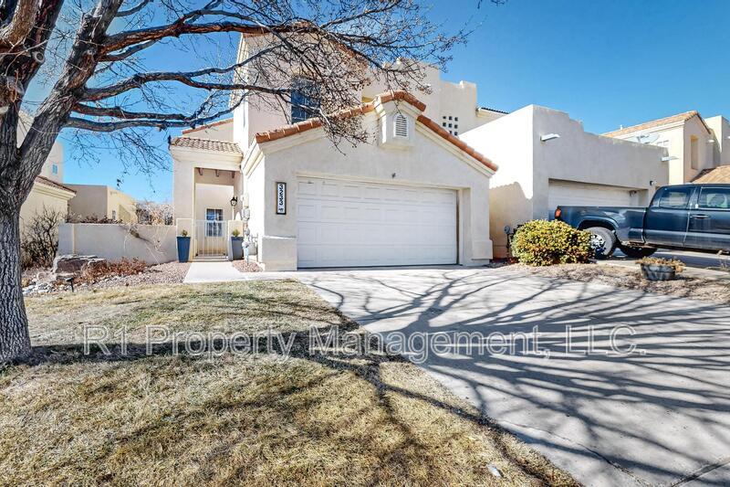 3233 Renaissance Dr SE in Rio Rancho, NM - Building Photo