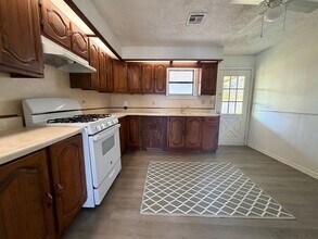 1904 N Oklahoma Ave in Shawnee, OK - Building Photo - Building Photo