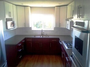 2470 Wexford Ave in South San Francisco, CA - Foto de edificio - Building Photo