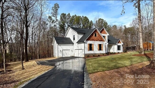 302 Lester Davis Rd in Waxhaw, NC - Building Photo - Building Photo