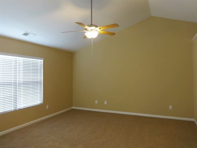 5015 Whitfield Ct in Summerville, SC - Foto de edificio - Building Photo