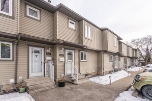 1717 Lakewood Road South NW in Edmonton, AB - Building Photo
