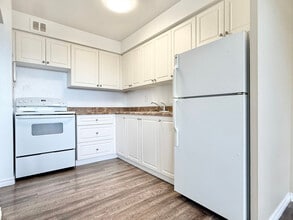 Prestige Apartments in Hamilton, ON - Building Photo - Building Photo