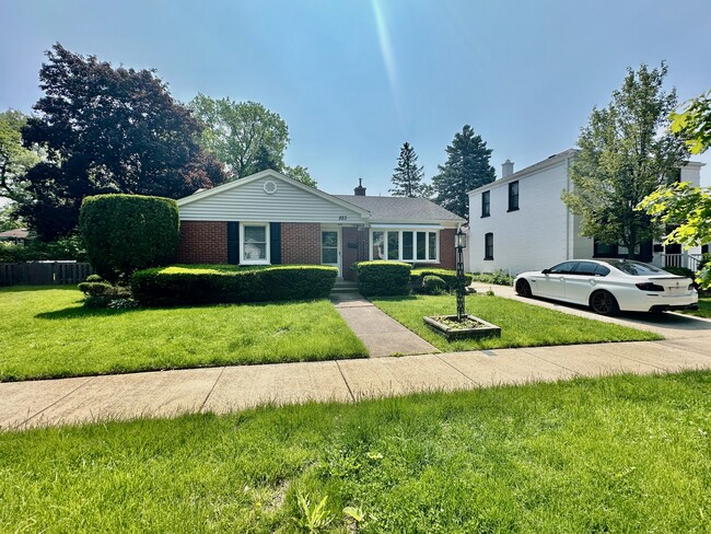 823 N Yale Ave