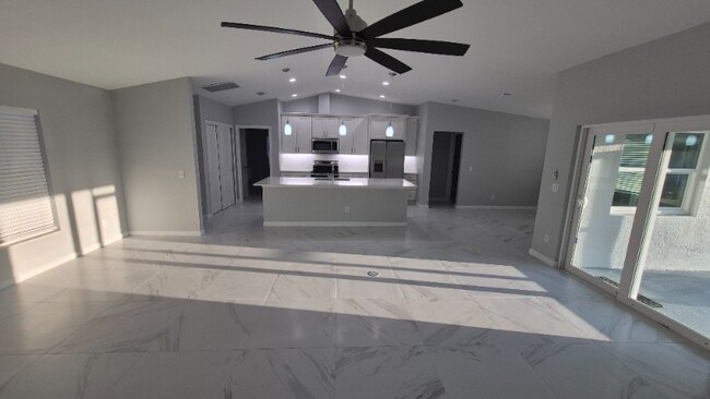 661 Myra Ln NW in Port Charlotte, FL - Building Photo - Building Photo