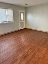 1421 Pine St in Iowa City, IA - Building Photo - Building Photo