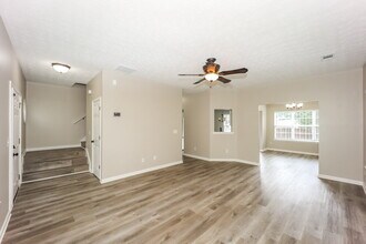317 Prescott Ct in Newnan, GA - Building Photo - Building Photo