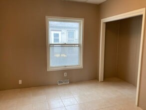 921 W 12th St in Hastings, NE - Building Photo - Building Photo