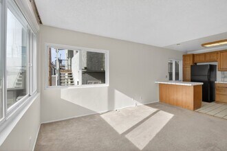 117-119 Moonstone St in Manhattan Beach, CA - Building Photo - Building Photo