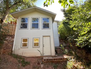 14 Cherokee Rd in Manitou Springs, CO - Building Photo - Building Photo