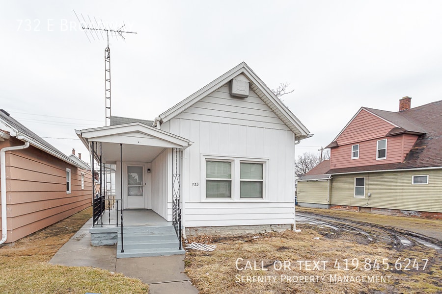 732 E Broadway St in Toledo, OH - Building Photo