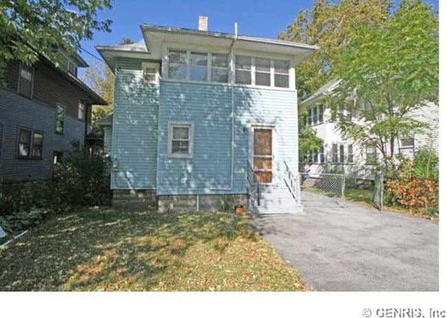 27 Ravenwood Ave in Rochester, NY - Building Photo - Building Photo