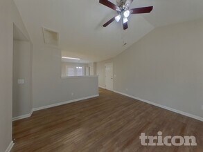 705 Continental Dr in Concord, NC - Foto de edificio - Building Photo