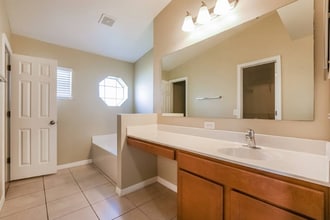 2913 Ariel Ave in Kissimmee, FL - Foto de edificio - Building Photo