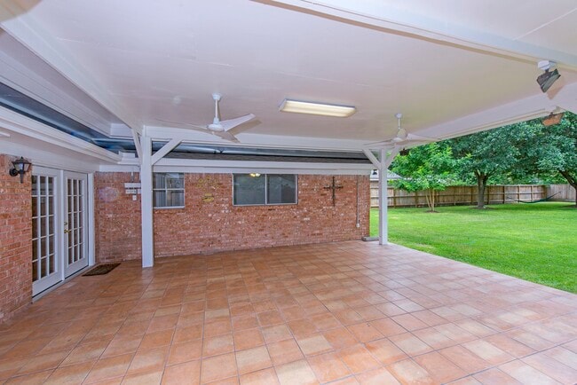 8003 Sharpview Dr in Houston, TX - Building Photo - Building Photo