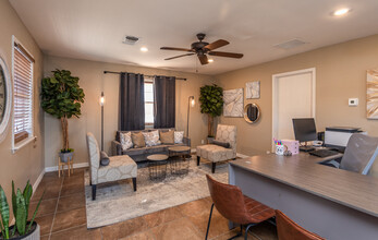 4418 SW BLVD Apartments in San Angelo, TX - Building Photo - Interior Photo