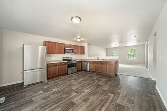 431 Pioneer Trl in Cedar Springs, MI - Building Photo - Building Photo