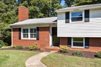 5300 Windingbrook Rd in Richmond, VA - Foto de edificio - Building Photo