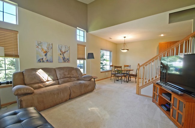 140 Bridgewater Trl in Hudson, WI - Building Photo - Building Photo