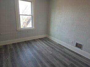 2231 Falls Street, Unit 2 Front in Niagara Falls, NY - Building Photo - Building Photo
