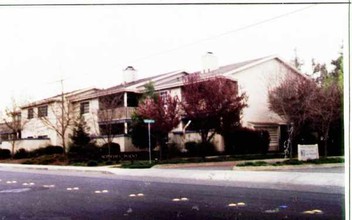 Sonoma Point Apartments in Sonoma, CA - Building Photo - Building Photo