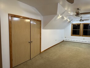 160 6th Ave, Unit 2nd Floor Apartment in Clifton, NJ - Building Photo - Building Photo