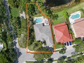 1600 Blue Jay Cir in Weston, FL - Building Photo - Building Photo