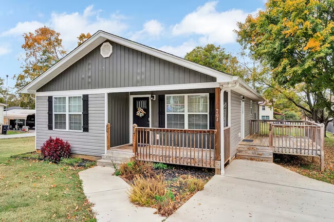 property at 204 Gliden St