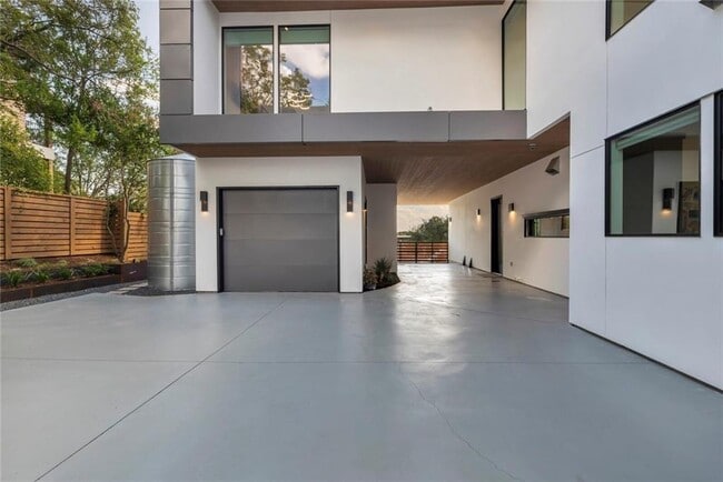 property at 4811 Timberline Dr
