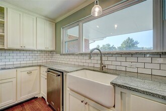 2756 NW Grand Blvd in Oklahoma City, OK - Foto de edificio - Building Photo