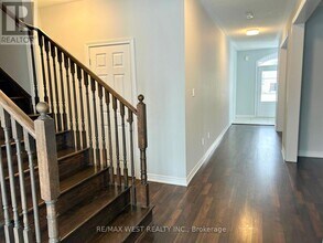 5 Drake Ave in Brant, ON - Building Photo - Building Photo