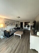 1 Silvestri Cir in Derry, NH - Building Photo