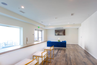 THE DEL in Woodland Hills, CA - Building Photo - Interior Photo