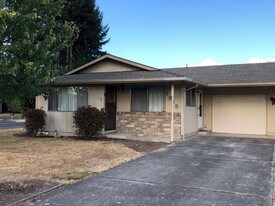 1515-1525 David Dr in Lebanon, OR - Building Photo