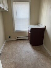 13 Moores Ct, Unit 1 in Rochester, NH - Foto de edificio - Building Photo