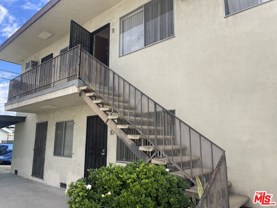 1148 N Commonwealth Ave in Los Angeles, CA - Building Photo