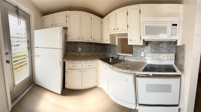 2214 NE 1st Way in Boynton Beach, FL - Building Photo - Building Photo