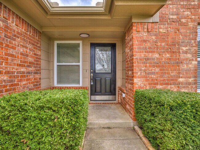 2701 Flame Lily Rd in Yukon, OK - Building Photo - Building Photo