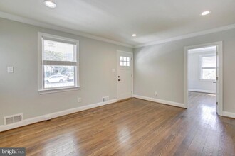 2000 N Cameron St in Arlington, VA - Building Photo - Building Photo