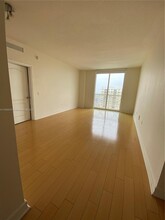 117 NW 42nd Ave, Unit 1704 in Miami, FL - Building Photo - Building Photo