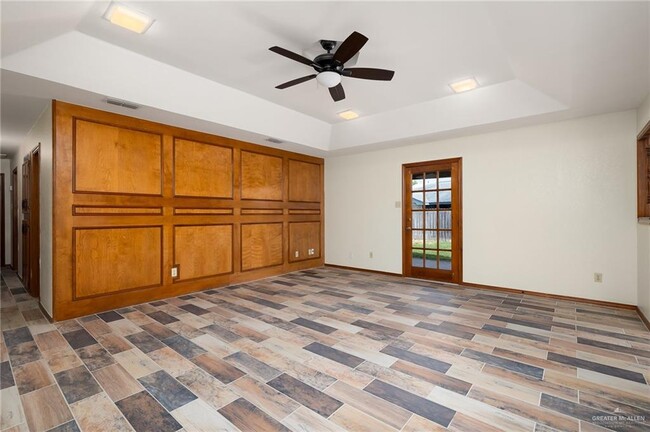 3100 Hummingbird Ave in McAllen, TX - Foto de edificio - Building Photo