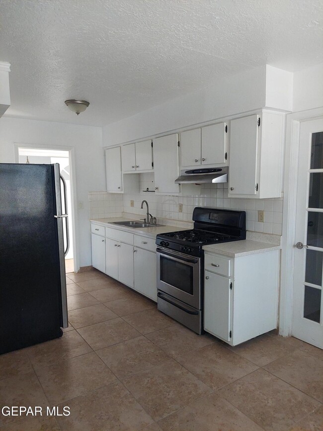 2313 Escarpa Dr in El Paso, TX - Building Photo - Building Photo