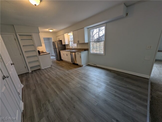 property at 1565 Chadwick Rd