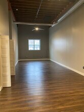 108 Adams St, Unit 114 in Leominster, MA - Foto de edificio - Building Photo