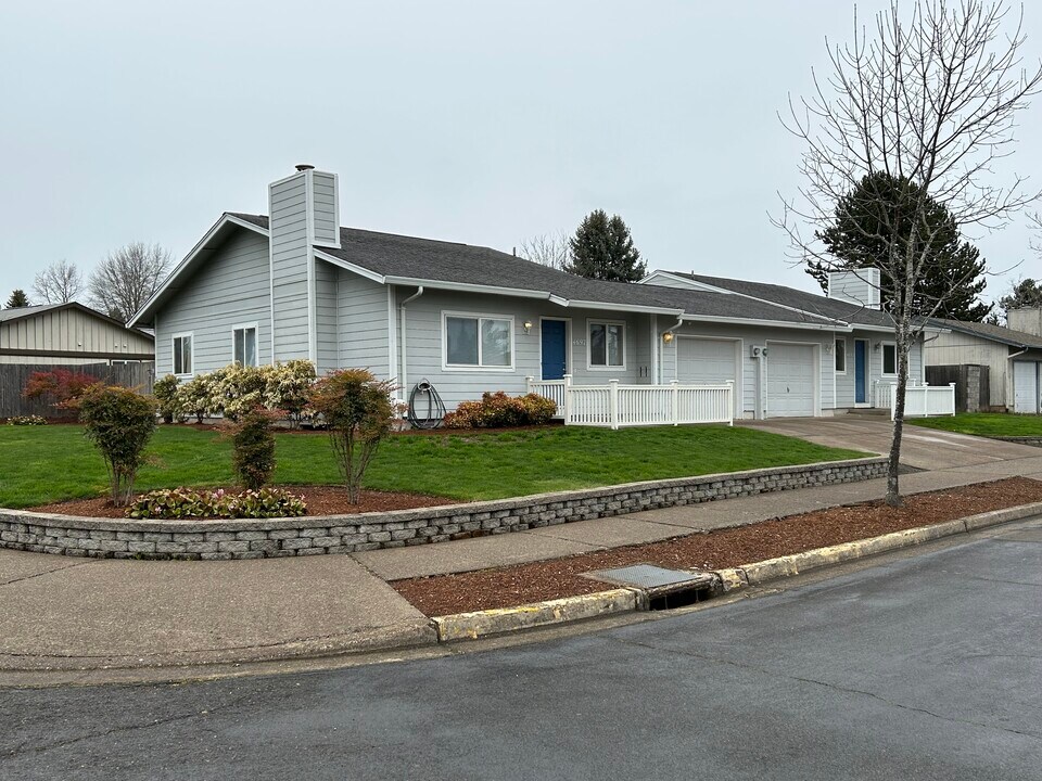 4695 Marshall Ave in Eugene, OR - Building Photo