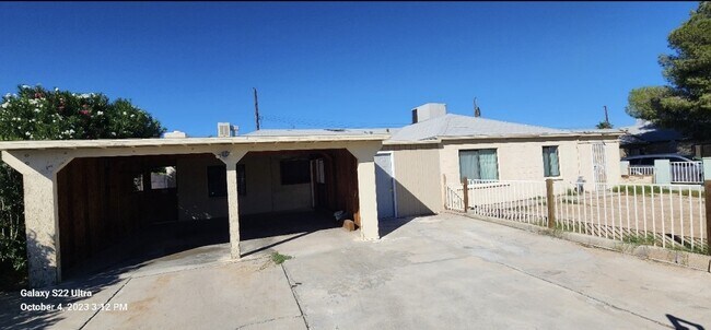 4518 Baxter Pl, Unit Rear unit in Las Vegas, NV - Building Photo - Building Photo