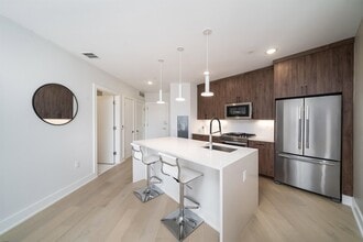 338 Newark Ave in Jersey City, NJ - Building Photo - Building Photo